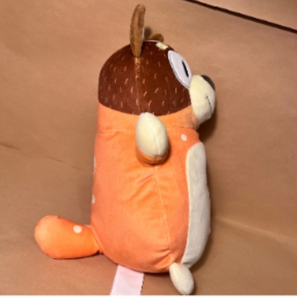 Chilli - Bluey’s Mum HugMees Squishmallows - Picture 5 of 5
